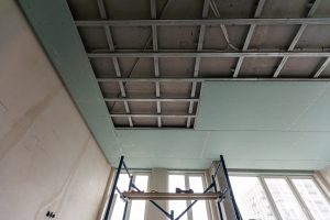 Hoe kunnen akoestische plafond eilanden geluidsproblemen oplossen?
