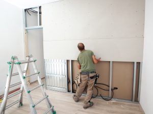 Gipsplaat versus multiplex: wat is beter voor geluidsisolatie?